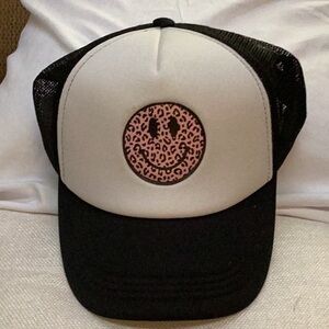 😎NWT Fun Smile Unisex Adjustable Cap Closet Must Have 😎